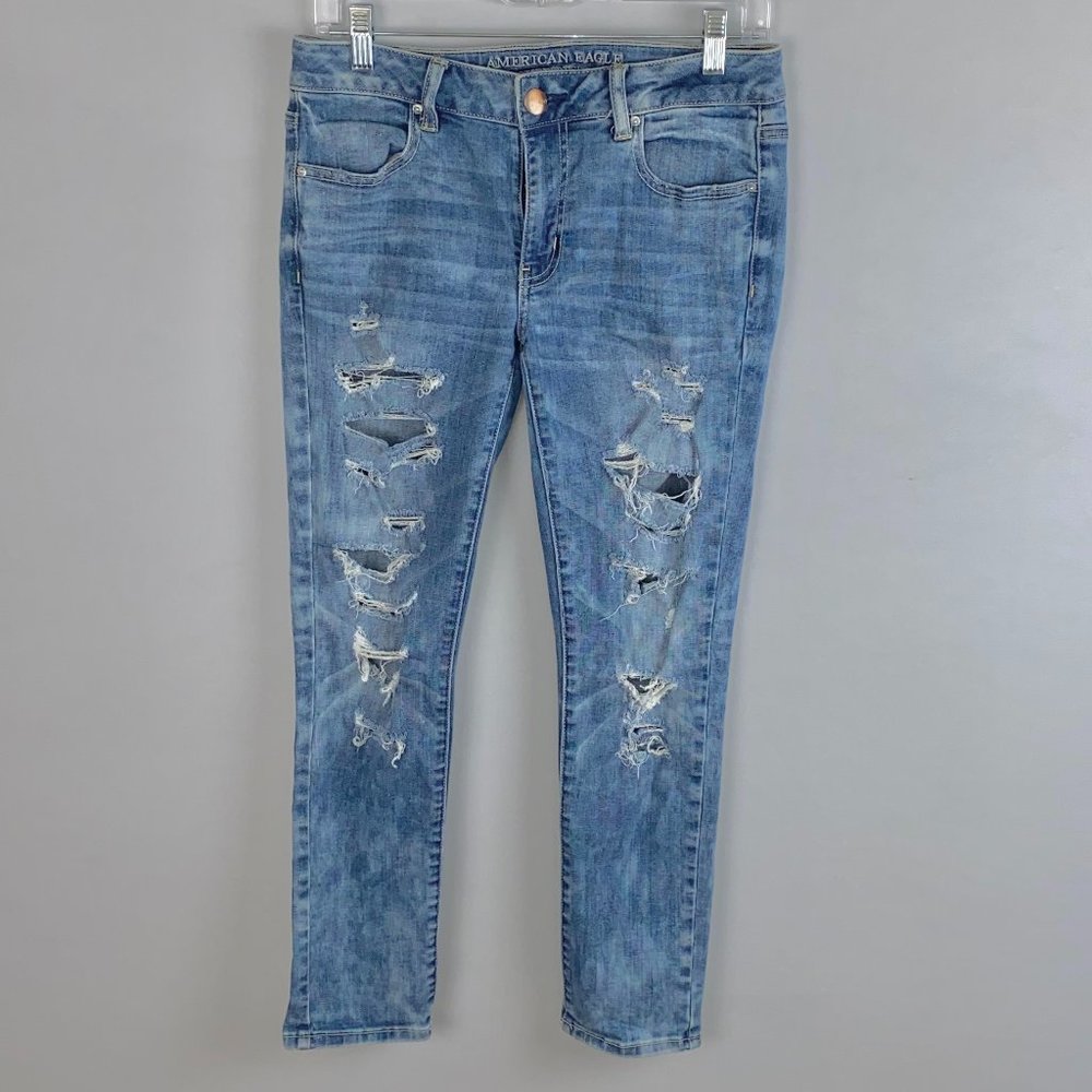 American Eagle Outfitters Light Wash Distressed Jeggings